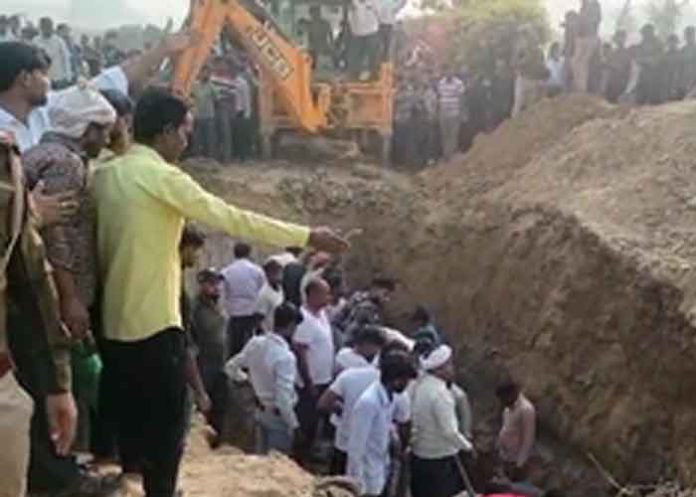 mound collapse in UP’s Kasganj