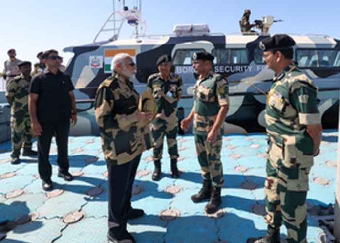 pm modi with Indian Army