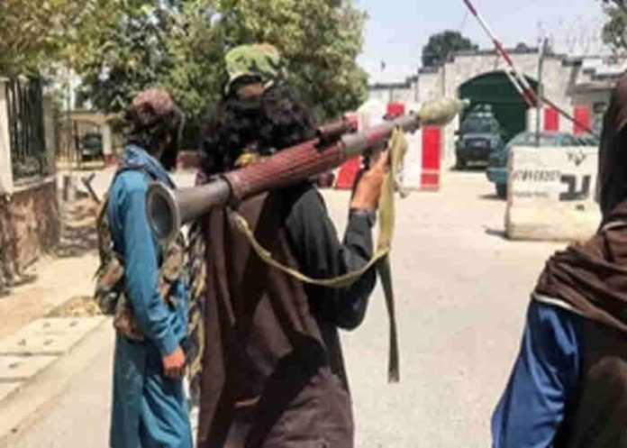 19-Pakistani-soldiers-3-Afghan-civilians- killed-in-clashes-between -fghan-Pak-border-forces