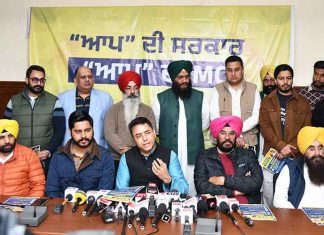 AAP Announces 5 Guarantees for Amritsar