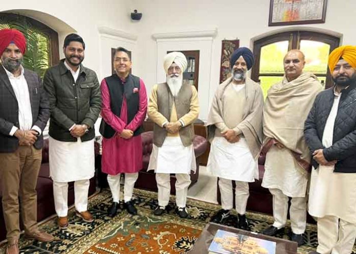 AAP Punjab leaders meets Baba Gurinder Singh Dhillon