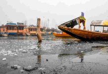 After-days-of-sub-zero- temperatures-Dal-Lake-in-Kashmir-freezes