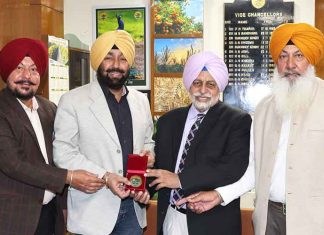 Akashvani Director Paramjit Singh meets PAU VC