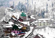 All-flights-to-Kashmir-cancelled-due-to-heavy-snowfall-train-service-restored