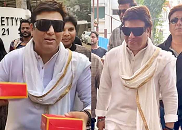 Govinda distributes sweets and meets fans