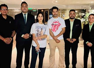 Janhvi Kapoor flaunts t-shirt with Varun Dhawan