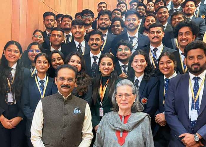 LPU Students with LS Speaker & Sonia Gandhi