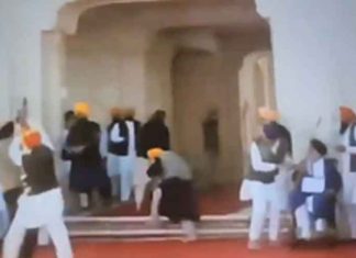 Narain Singh Chaura attacked Sukhbir Singh Badal