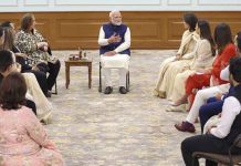 PM Modi with Kapoor family