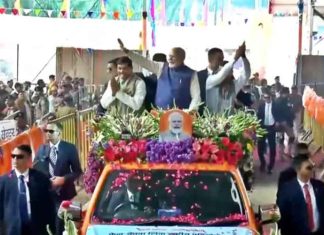 PM Narendra Modi roadshow