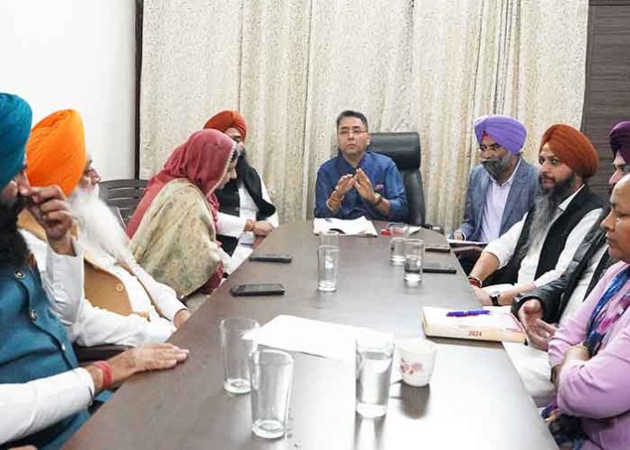 Party President Holds Meetings