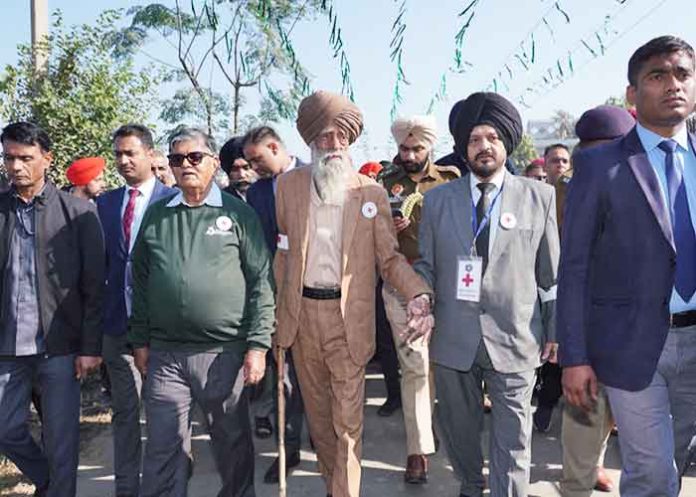 Punjab Guv Kataria Calls on Society