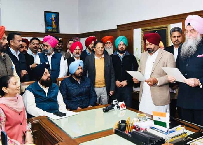 Sandhwan Administers Oath to Kuldeep Singh Kala