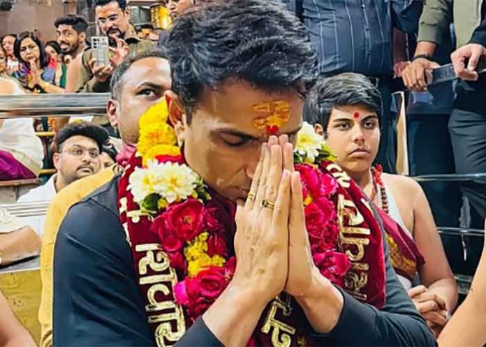 Sonu Sood visits Mahakaleshwar Temple