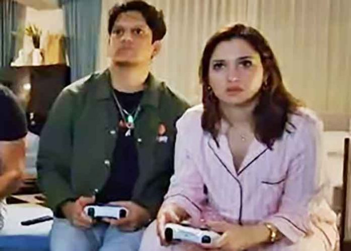 Tamannaah Bhatia-Vijay Varma playing game