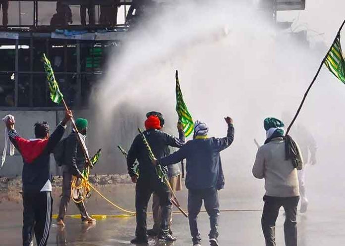 Water cannon to disperse protesting farmers