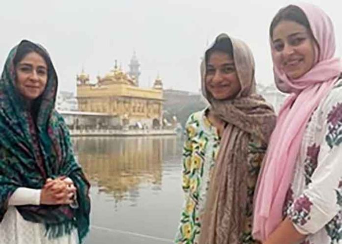 Ananya Panday at Golden Temple with family