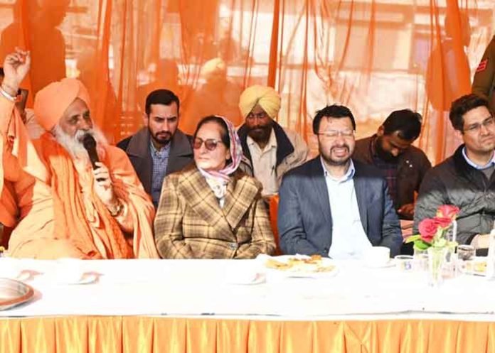 Dr. Ravjot Singh Sant Seechewal Meet Dairy Farmers