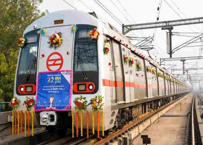 PM-Modi-sets-metro-rail-network