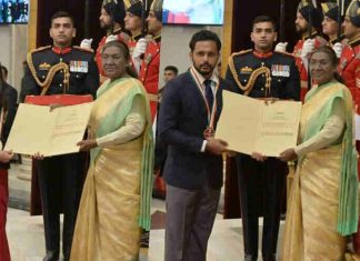 president-murmu-India-hockey-captain-Harmanpreet-Singh