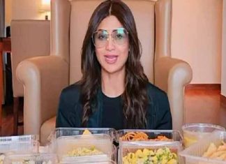 shilpa-shetty-with-food