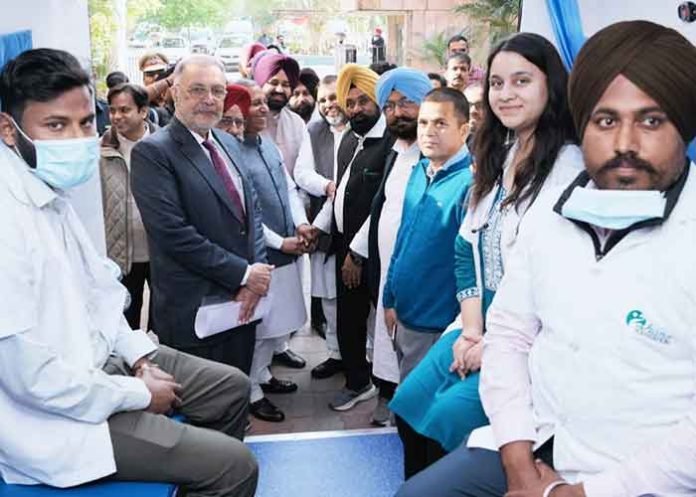 Dr. Balbir Singh Launches Mobile Medical Units