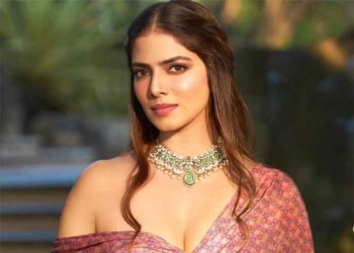 Malavika Mohanan Actress 2