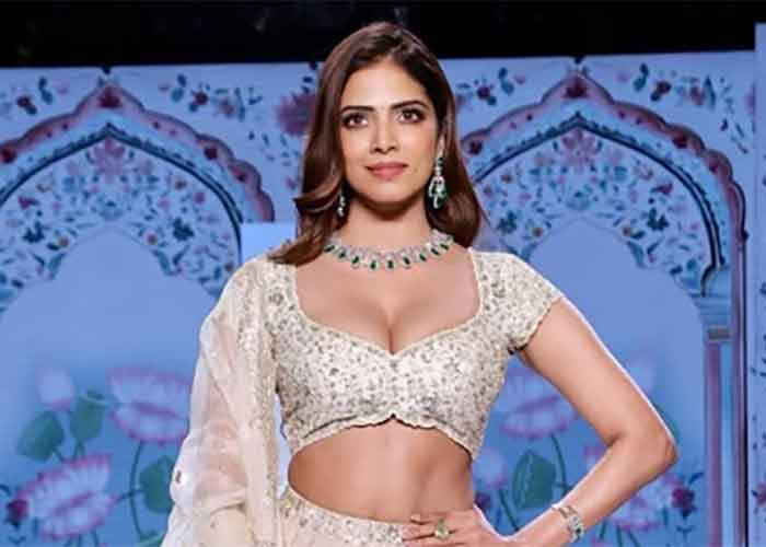 Malavika Mohanan Actress 3