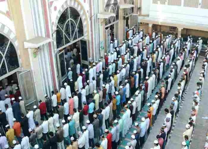 Muslim-staff-during-Ramzan