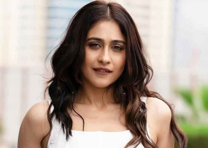 Regina Cassandra Actress