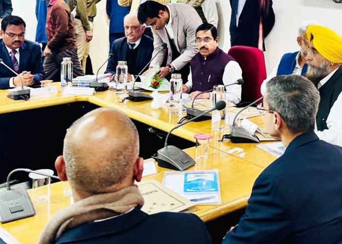 Union Govt & Farmers Hold Talks