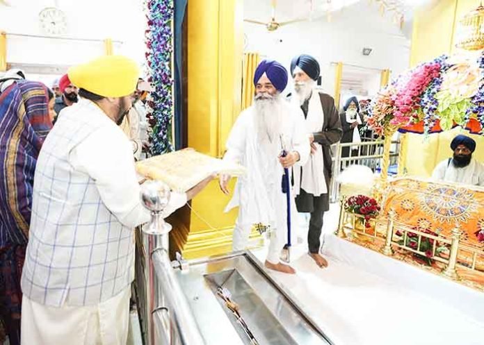 CM Mann Pays Obeisance at Takht Sri Kesgarh Sahib
