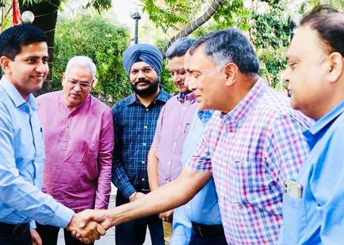 DC-Himanshu-Aggarwal-with-Interim-Committee