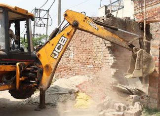 Demolishes House of Drug Smugglers