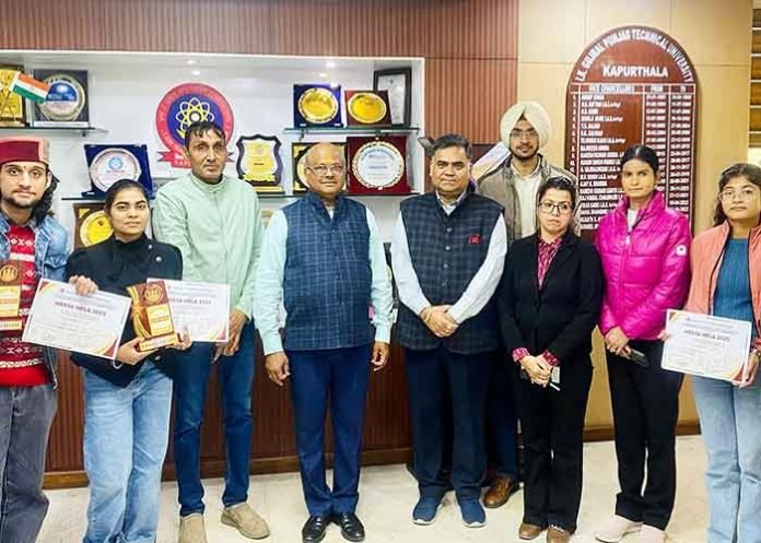 IKGPTU Journalism Students