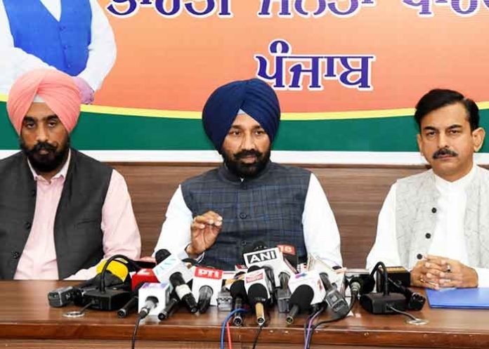 MP Satnam Singh Sandhu Challenging Sikh Sacrifices