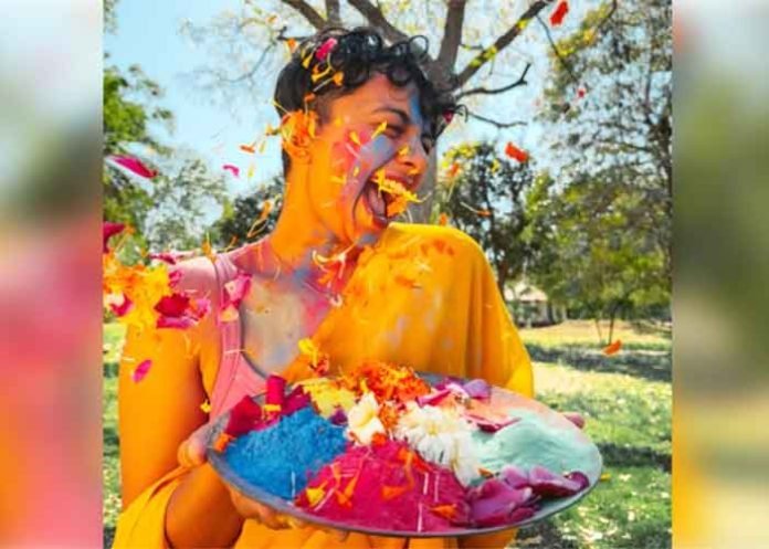 Tim Cook extends Holi wishes