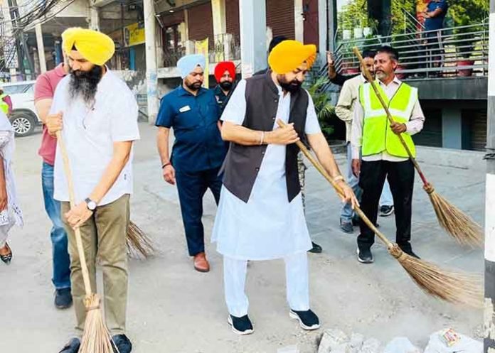 AAP Mega Cleanliness Drive Continues
