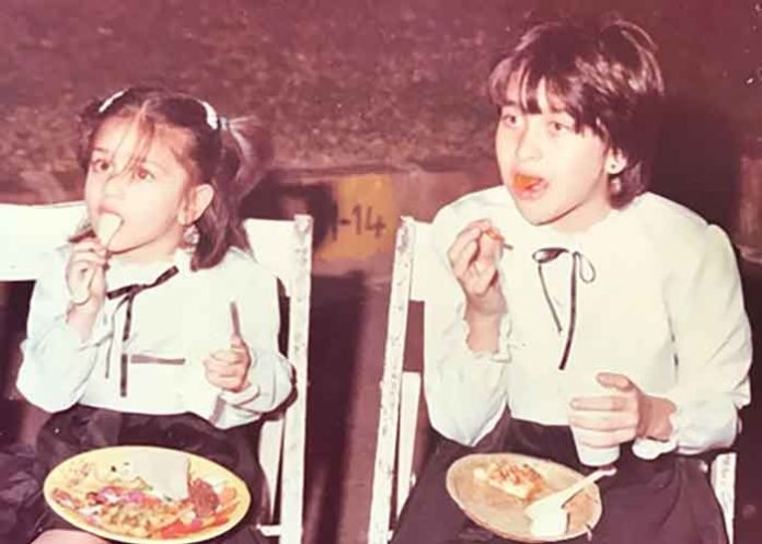 Karisma with Kareena Kapoor childhood picture