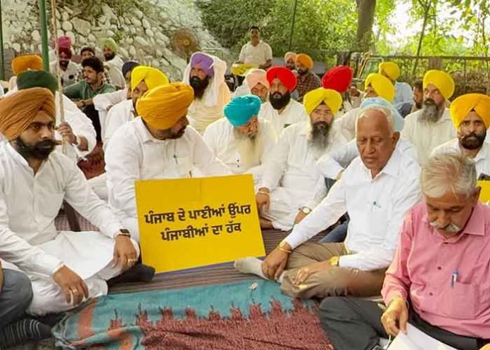 4 Ministers, AAP MLAs Join Day-And-Night Vigil