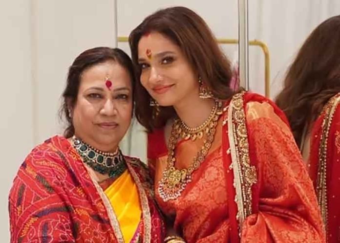 Ankita-Lokhande-with-her-mother