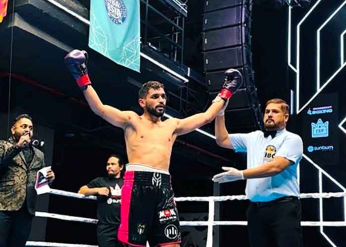 Faizan-Anwar-beats-Ghana’s-Kpakpo-in-main-event