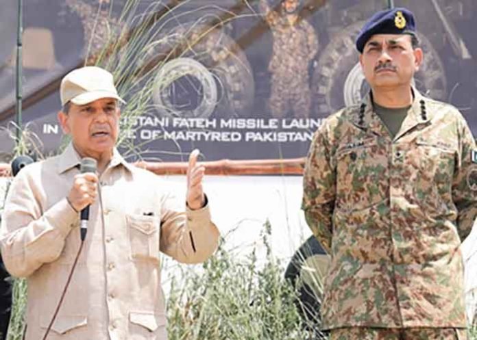Pak PM Shehbaz Sharif meet with soldiers