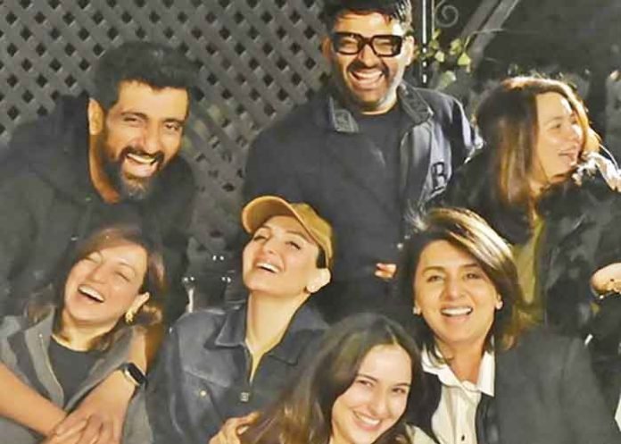 Riddhima Kapoor with Neetu and Kapil Sharma