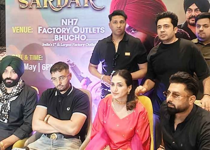 Shaunki Sardar Film Review