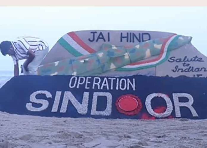 Sudarshan-Chakra’-created-at-Puri-beach-to-salute-Armed-forces