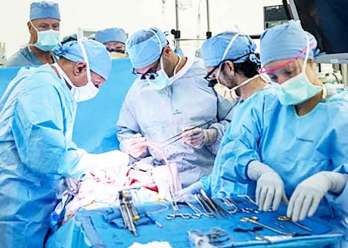 US surgeons perform world first in-human bladder transplant