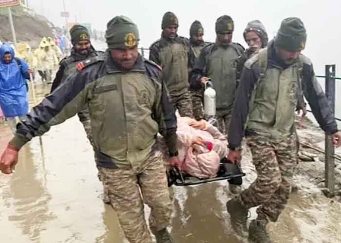 Indian Army rescues pilgrims stranded on Amarnath Yatra