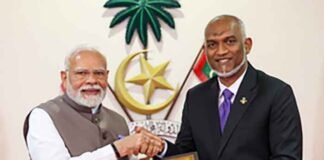 Maldives President Mohamed Muizzu with PM Modi