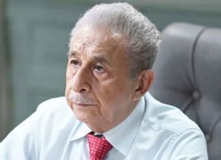 Naseeruddin Shah as JRD Tata